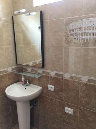 Гостевой дом Шолтатия Судак Номер с кухней-3