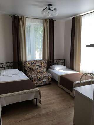 Гостевой дом Шолтатия Судак Номер с кухней-1